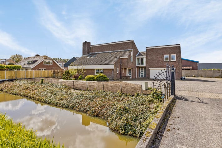 Bekijk foto 1/38 van house in Nieuwerkerk aan den IJssel