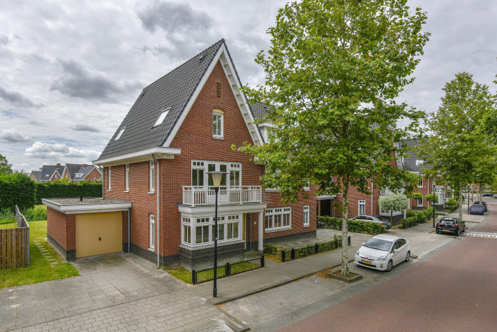 Bekijk foto 1/6 van house in Barendrecht